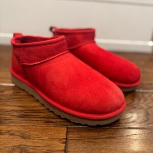 Ugg Classic Ultra Mini Boot sz 9